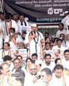 గాంధీ కుటుంబం కేసులకు భయపడదు గాంధీ కుటుంబం కేసులకు భయపడదు