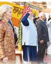 మూడు రంగుల వెలుగుల్లో మహోన్నతంగా..7