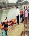नहर में फिसला दोस्त बचाने कूदा, बह गए दोनों नहर में फिसला दोस्त बचाने कूदा, बह गए दोनों