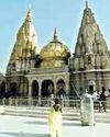 'Banaras ke thug': How conmen at Kashi Vishwanath are cashing in on pilgrims' faith 'Banaras ke thug': How conmen at Kashi Vishwanath are cashing in on pilgrims' faith44