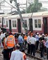 Train derails near Shivaji bridge, no injuries Train derails near Shivaji bridge, no injuries14