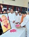 Cong Pays Tributes to Ex-CM Sheila Dikshit on Death Anniversary24