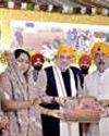 Shah pays tribute to Guru Tegh Bahadur35