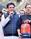 Cylinders at centre of Cong protest21