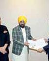 Japanese firm signs agreement to invest Rs 400 crore in Punjab Japanese firm signs agreement to invest Rs 400 crore in Punjab44