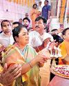 CM Gupta visits Karol Bagh Temple & offers prayers on Hanuman Janmotsav20