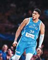 Giannis powers Greece past Italy10