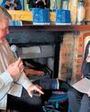 Van Ingenieur tot storieverteller: Dr. Hennie Barnard deel die lewe se lekker lesse Van Ingenieur tot storieverteller: Dr. Hennie Barnard deel die lewe se lekker lesse21
