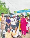 Protest against temple officials15