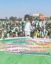 Ryots block NH over procurement curbs0