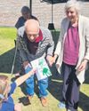 Kleuters en bejaardes byeen Kleuters en bejaardes byeen5