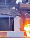 திசையன்விளை-உடன்குடி சாலையில் திடீரென வெடித்து எரிந்த டிரான்ஸ்பார்மர்! யாருக்கும் சேதம் இல்லை!!14