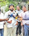 திருச்சி, கரூரில் விஜய்யை கைது செய்ய வலியுறுத்தி சுவரொட்டி!34