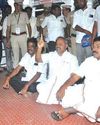 சட்டசபை வளாகம் முன்பு அன்புமணி ஆதரவு பா.ம.க. எம்.எல்.ஏ.க்கள் ‘திடீர்’ தர்ணா!6