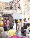 கர்நாடகாவில் கனமழையால் வீட்டின் கூரை இடிந்து ஒரே குடும்பத்தில் 4 பேர் பலி!10