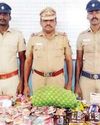 ரெயிலில் கடத்திய கஞ்சா- குட்கா பறிமுதல்!15