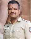 திருச்செந்தூரில் இருந்து தஞ்சைக்கு சென்ற போது விபத்து: நின்று கொண்டிருந்த லாரி மீது கார் மோதி போலீஸ்காரர் உள்பட 4 பேர் சாவு!3