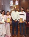 டிஎன்பிஎஸ்சி தேர்வு வாயிலாக பணிநியமனம் பெற்றவர்களுக்கு ஆட்சியர் சிபி ஆதித்யா செந்தில்குமார் கேடயம் வழங்கினார்