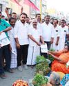 அதிமுகவை கண்டித்து துண்டு பிரசுரங்கள் விநியோகம் அதிமுகவை கண்டித்து துண்டு பிரசுரங்கள் விநியோகம்