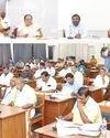 வேலூரில் கோயில் திருவிழா குறித்து அனைத்து துறை அலுவலர்கள் ஆலோசனை வேலூரில் கோயில் திருவிழா குறித்து அனைத்து துறை அலுவலர்கள் ஆலோசனை