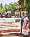 குழந்தைகளை அரசு பள்ளியில் சேர்க்க வேண்டி பேரணி குழந்தைகளை அரசு பள்ளியில் சேர்க்க வேண்டி பேரணி