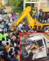 பஸ்-சரக்கு வாகனம் நேருக்கு நேர் மோதி விபத்து: ஒருவர் உடல் நசுங்கி பலி4