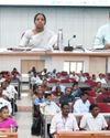 தேர்வுகளில் மேற்கொள்ளப்பட்டுள்ள புதிய நடைமுறைகள் தொடர்பாக தேர்வு பொறுப்பாளர்களுக்கு பயிற்சி17