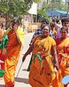 திருச்செந்தூரில் குவியும் பல்லாயிரக்கணக்கான பக்தர்கள்: மூத்த குடிமக்கள் விரைவில் தரிசனம் செய்ய சிறப்பு ஏற்பாடு2