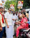 காரைக்கால் கோவில்பத்து பகுதியில் ரயில்வே கேட் பகுதியில் மேம்பாலம் அமைக்க வலியுறுத்தி திமுக கையெழுத்து இயக்கம்19