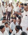 உருளையன்பேட்டை தொகுதியில் குப்பை அகற்றாததை கண்டித்து உள்ளாட்சித் துறையை முற்றுகையிட்டு நேரு எம்.எல்.ஏ., போராட்டம்16