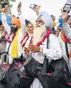 2,100 Sikh pilgrims enter Pak via Wagah 2,100 Sikh pilgrims enter Pak via Wagah2