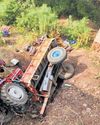 Six devotees killed, 10 hurt as tanker, tractor collide in K'taka Six devotees killed, 10 hurt as tanker, tractor collide in K'taka32