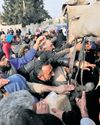 Syrian rebels 'encircling' Damascus