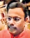 Day before Maha poll, Tawde in cash row