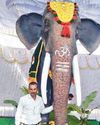 Actor Shilpa gifts robotic elephant to K'taka mutt