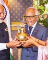 மோரீஷஸ் அதிபருடன் பிரதமர் மோடி சந்திப்பு - கங்கை தீர்த்தம் பரிசளிப்பு மோரீஷஸ் அதிபருடன் பிரதமர் மோடி சந்திப்பு - கங்கை தீர்த்தம் பரிசளிப்பு