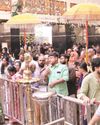 தமிழ்ப் புத்தாண்டு: கோயில்களில் குவிந்த மக்கள் தமிழ்ப் புத்தாண்டு: கோயில்களில் குவிந்த மக்கள்