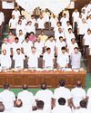 பயங்கரவாத அமைப்புகளை இரும்புக் கரம் கொண்டு ஒடுக்க வேண்டும் பயங்கரவாத அமைப்புகளை இரும்புக் கரம் கொண்டு ஒடுக்க வேண்டும்
