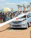 மாநாட்டுத் திடலில் 100 அடி உயர கொடிக் கம்பம் விழுந்ததில் கார் சேதம்24