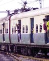 பயணச்சீட்டு பரிசோதகர்கள் எண்ணிக்கையை அதிகரிப்பது அவசியம் - ரயில்களில் தொடரும் விதிமீறல்கள் பயணச்சீட்டு பரிசோதகர்கள் எண்ணிக்கையை அதிகரிப்பது அவசியம் - ரயில்களில் தொடரும் விதிமீறல்கள்7