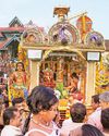 சபரிமலைக்குப் புறப்பட்டது தங்க அங்கி ஊர்வலம்70