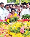 எம்.ஜி.ஆர் கொள்கைப்படி செயல்படும் தேசிய ஜனநாயக கூட்டணி: தமிழிசை எம்.ஜி.ஆர் கொள்கைப்படி செயல்படும் தேசிய ஜனநாயக கூட்டணி: தமிழிசை16
