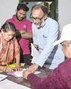 மேற்கு வங்கம்: வாக்காளர் பட்டியலில் பெயர் சேர்ப்புப் பணி தற்காலிக நிறுத்தம் மேற்கு வங்கம்: வாக்காளர் பட்டியலில் பெயர் சேர்ப்புப் பணி தற்காலிக நிறுத்தம்40