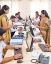 தனியார் வங்கிகளில் பணியாளர்கள் எண்ணிக்கை சரிவு தனியார் வங்கிகளில் பணியாளர்கள் எண்ணிக்கை சரிவு65