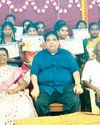 திருக்குறள் திருப்பணிகள்: மாணவிகளுக்குச் சான்றிதழ்4