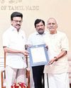 3 எழுத்தாளர்களுக்கு குடியிருப்புகள்18
