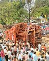 திருப்பாலீஸ்வரர் கோயில் தேர் கவிழ்ந்து விபத்து: பக்தர்கள் உயிர் தப்பினர்10