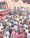 ஆவடியில் 5 மணி நேரம் மின் தடை: பொதுமக்கள் சாலை மறியல் ஆவடியில் 5 மணி நேரம் மின் தடை: பொதுமக்கள் சாலை மறியல்13