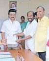 அரசு மருத்துவர்கள் உண்ணாவிரதம்: அனுமதி மறுப்பால் ஒத்திவைப்பு3