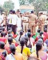 என்எல்சி சுரங்க விரிவாக்கப் பணிக்கு எதிர்ப்பு: மறியலில் ஈடுபட்ட 34 பேர் கைது என்எல்சி சுரங்க விரிவாக்கப் பணிக்கு எதிர்ப்பு: மறியலில் ஈடுபட்ட 34 பேர் கைது3